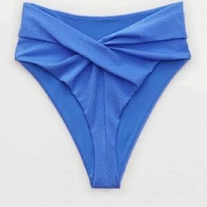 NWT Aerie shine pique twist blue bikini set
High cut cheeky bottom scoop top